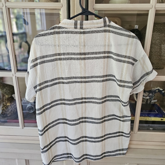 Roolee Striped V Neck Tee - Picture 7 of 7